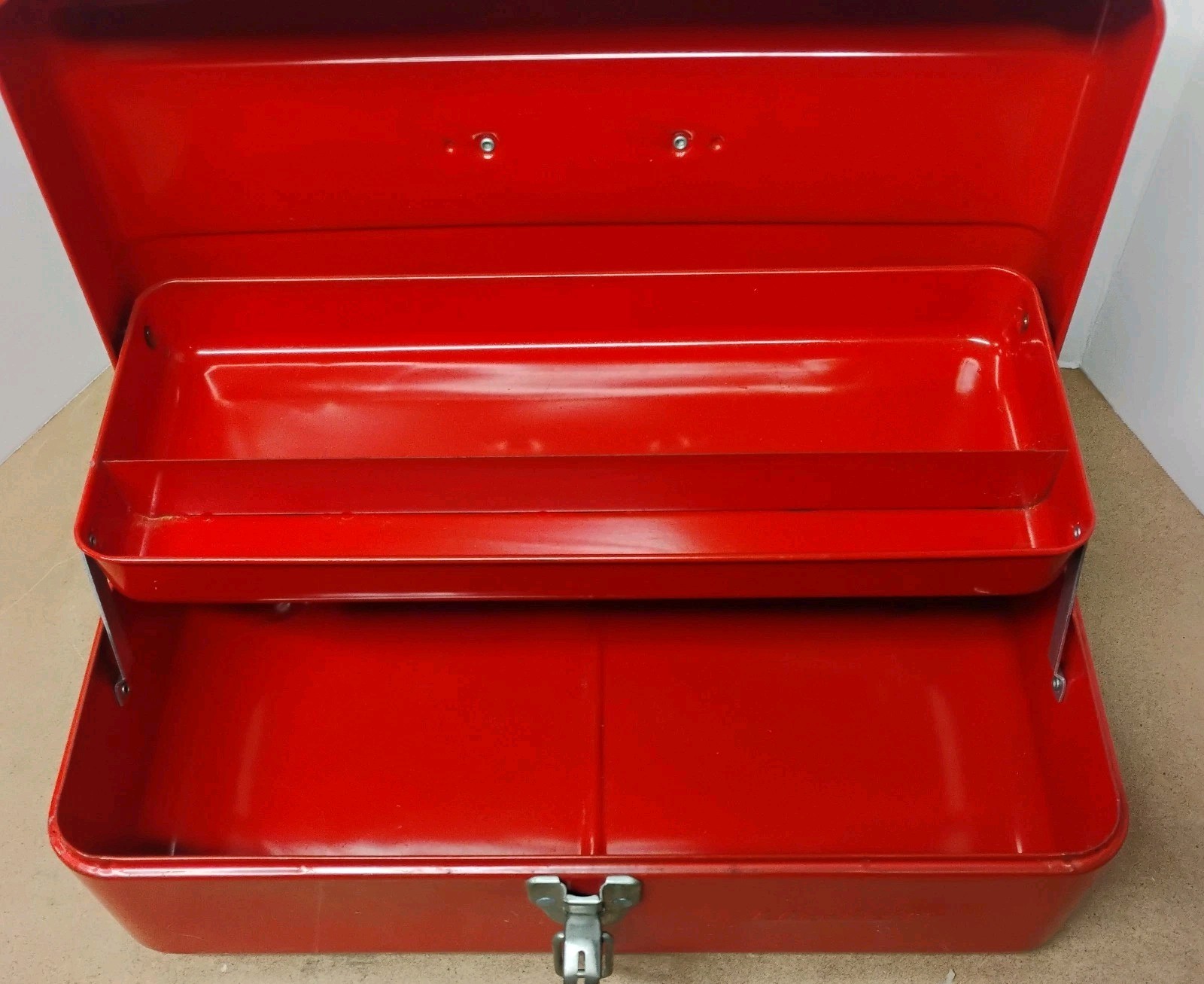 Vintage UNION RED Metal Tool Box w/tray 14″W x 7″D x 5-1/2″H