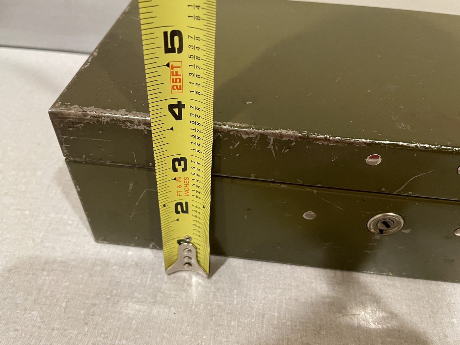 vintage green small tool box side handle no key good condition
