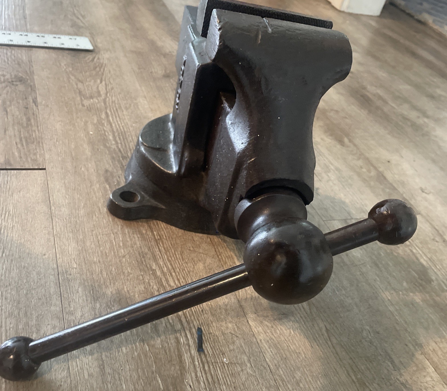 REED 204 Bench Vise Swivel Base Made in USA 16” x 8.75”x 11”
