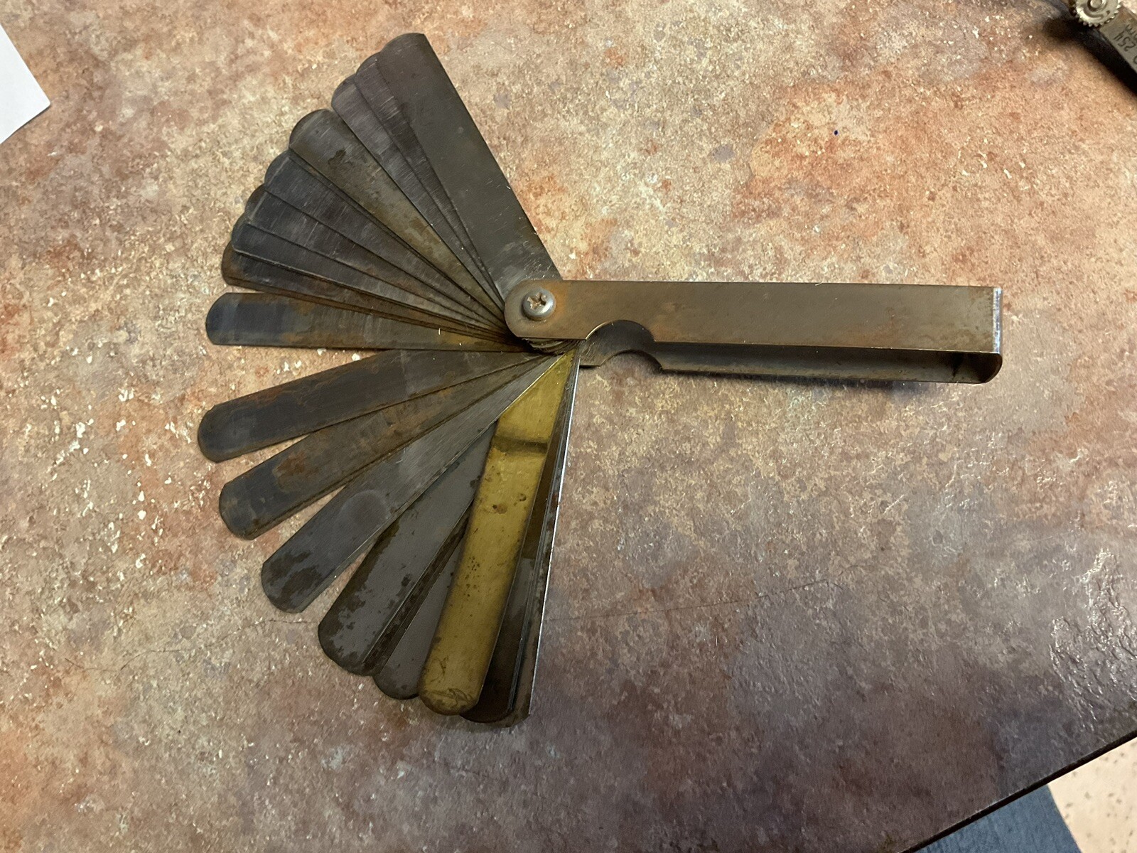 Vintage unbranded feeler gauge used