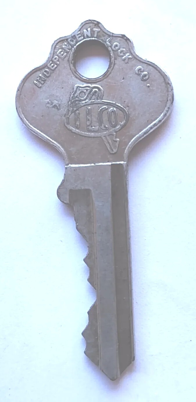 Vintage Key ILCO x 1054 F Independent Lock Co Appx Fitchburg Mass 2-1/8″