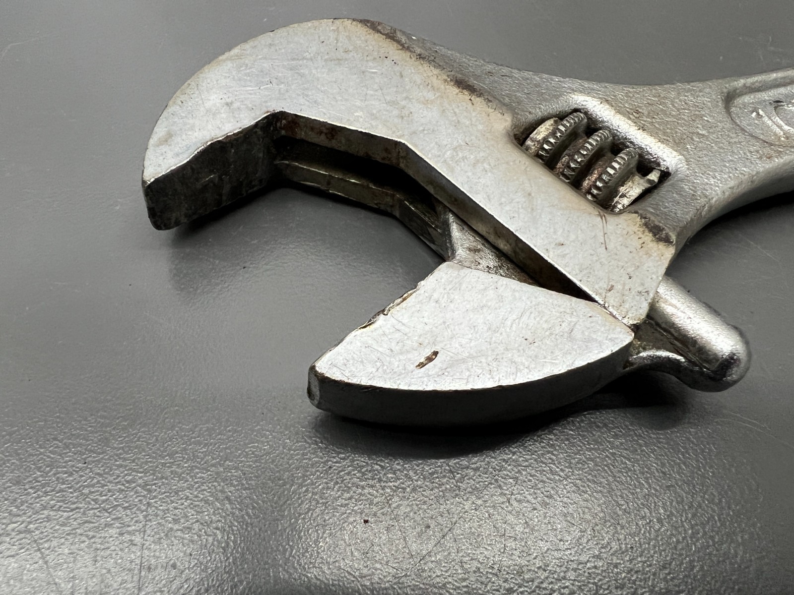 (f) SNAP ON BLUE POINT 10″ ADJUSTABLE CRESCENT WRENCH – MADE IN USA