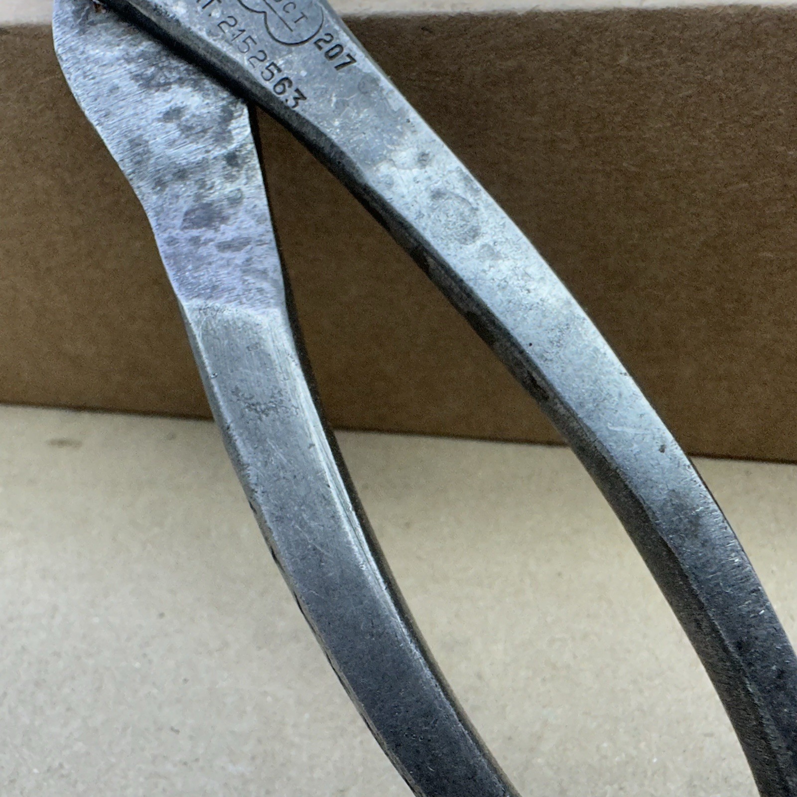 WELLOCT No. 207 By Palmer Bros 7″ Battery Pliers US Pat. #2152563 Ornate Handles