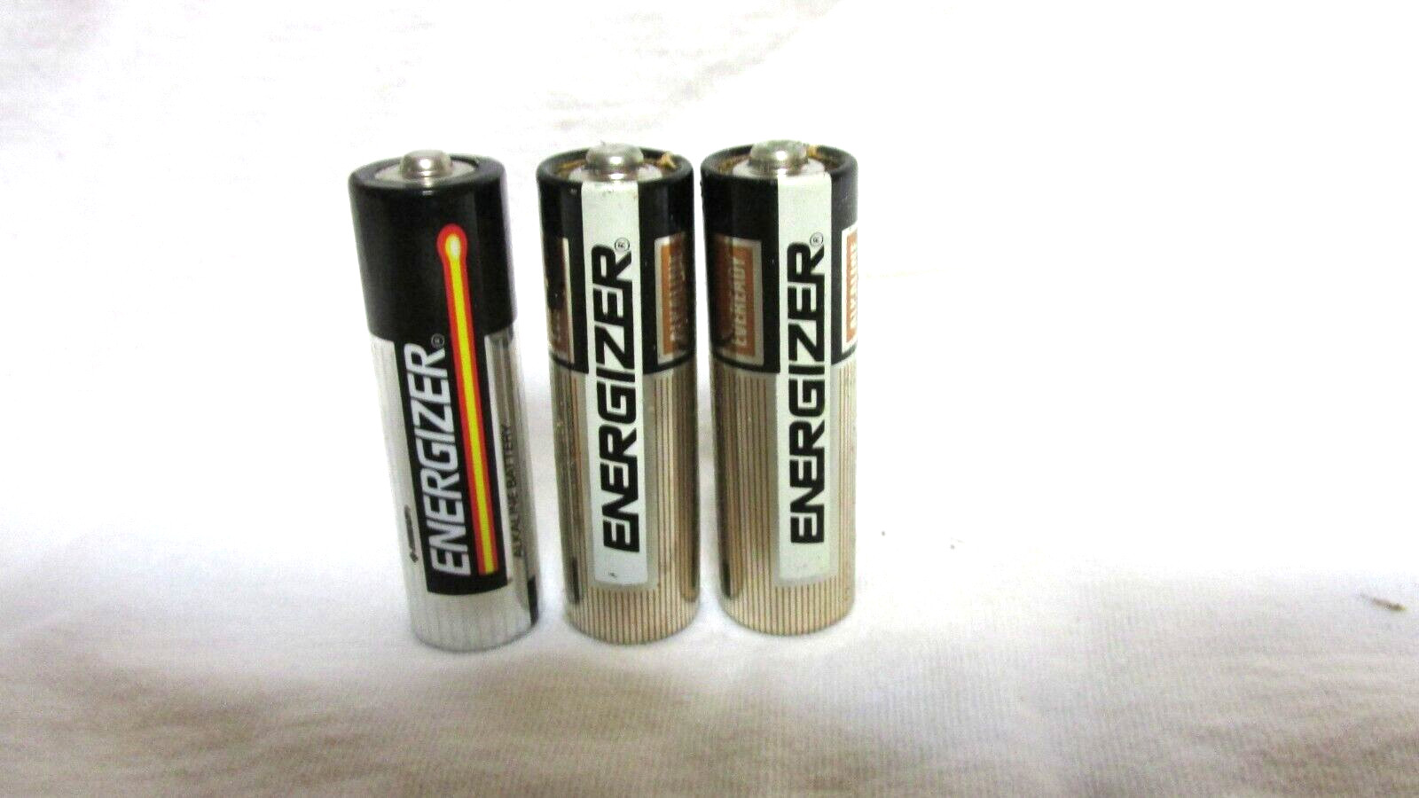 VINTAGE EVEREADY ENERGIZER BATTERIES