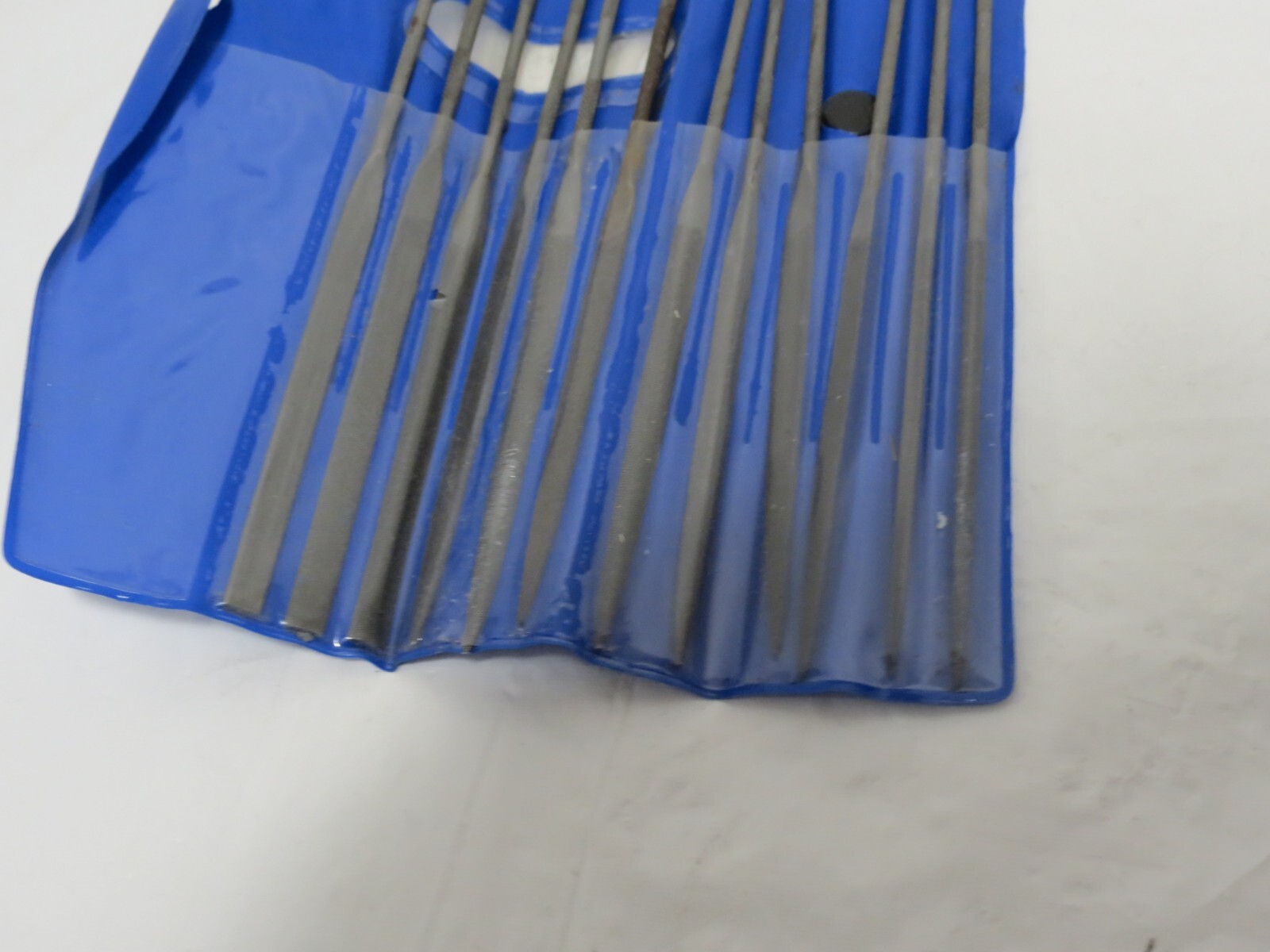 R.H.N. Needle Files 12 Pieces 6 1/4″ Cut 0 w/ case