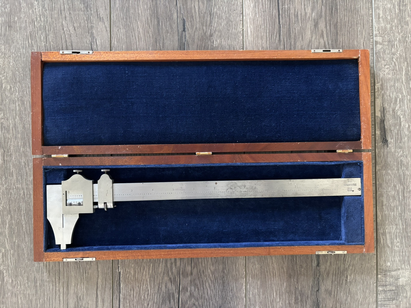Brown & Sharpe No. 570 13″ Vernier Caliper w/ Wood Case Machinist Tool
