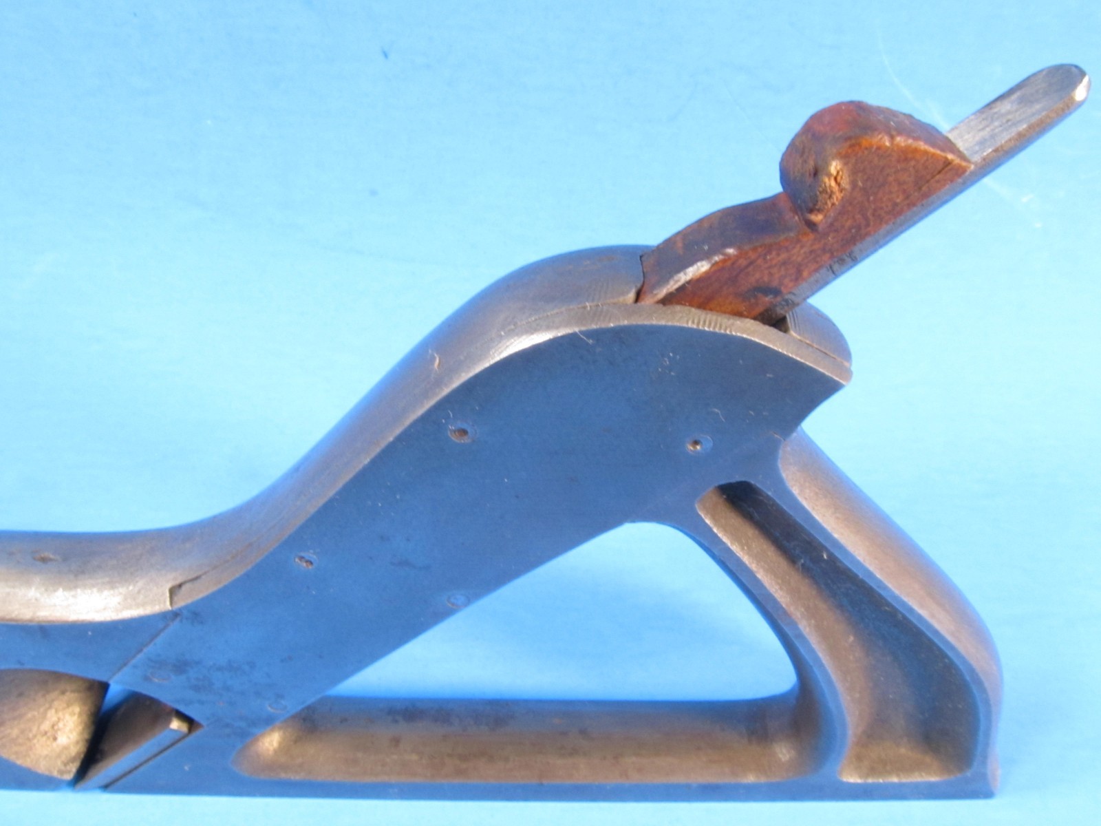 showy & unique 3/4″ handled rabbet plane cast iron w/ wood wedge