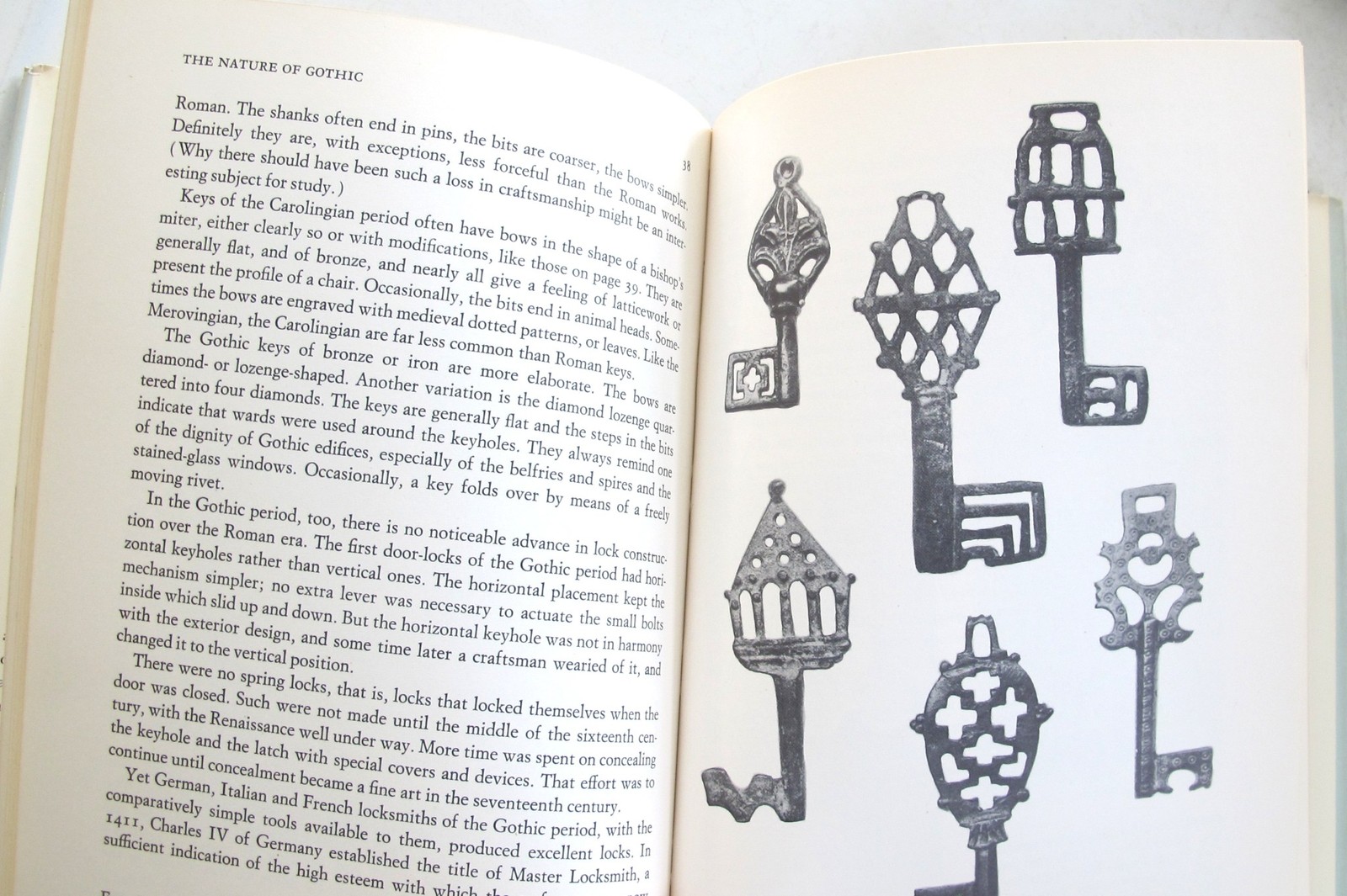 LOCKS AND KEYS – Louis Zara – Collectors’ Blue BOOK – HARDCOVER Book 1969