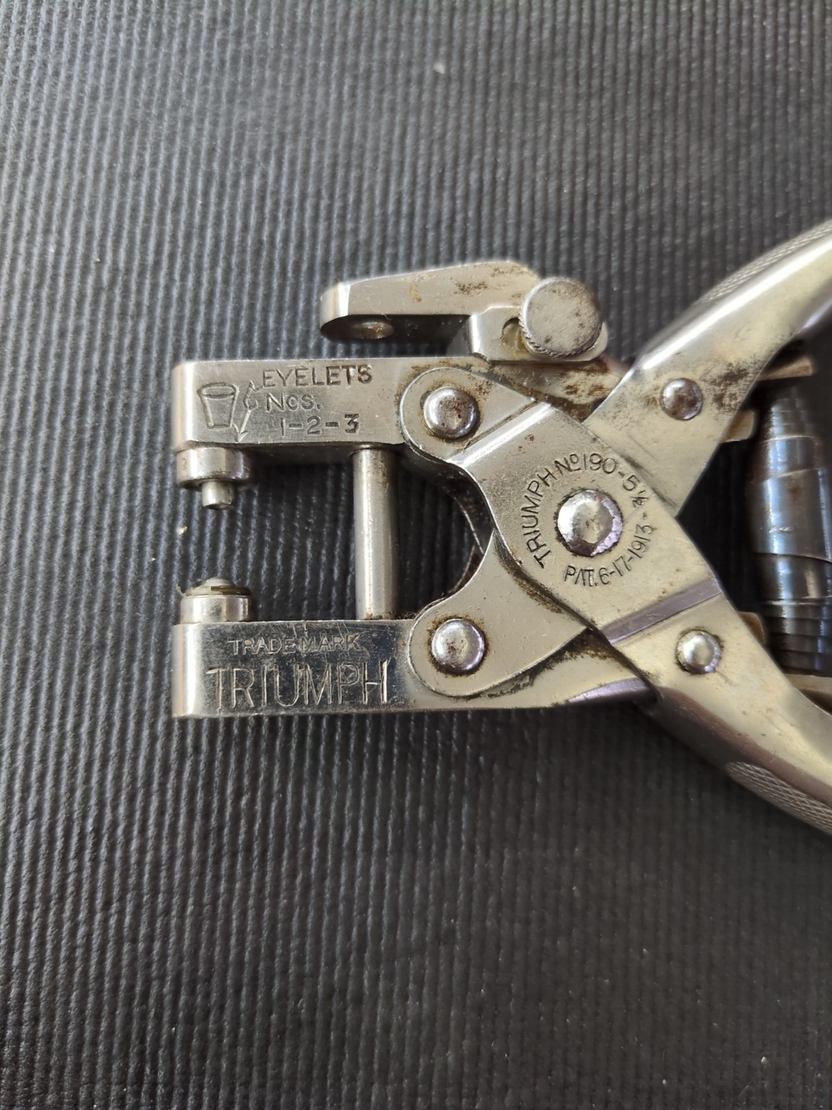 Vintage No. 190 Bernard Triumph 5-1/2” Eyelet Punch Riveting Pliers USA