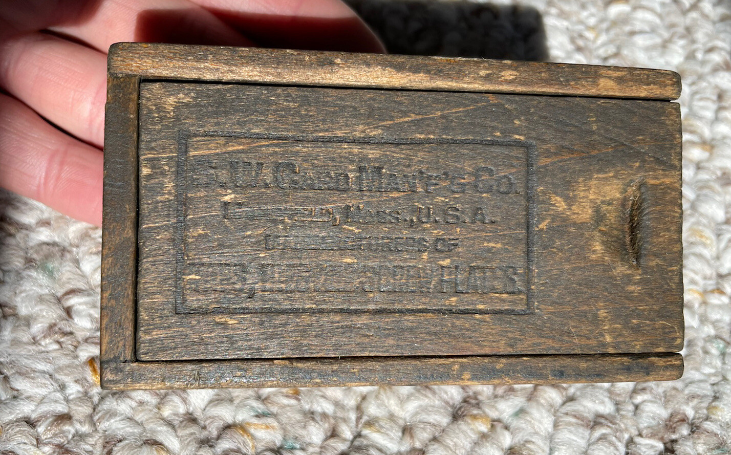 Vintage 3″ X 1 1/4″ S. W. Card MFG CO DIES SCREW PLATES Wooden Box – Empty