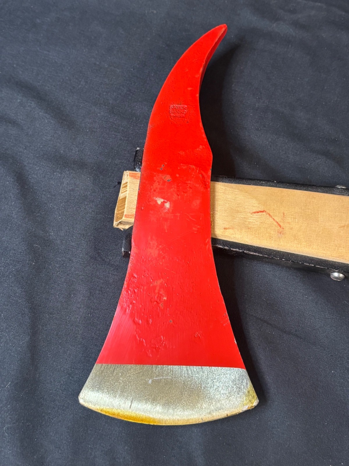 Vintage NOS Sater Banko Sweden Firefighter Axe – 66 cm Handle – Swedish Fire Axe