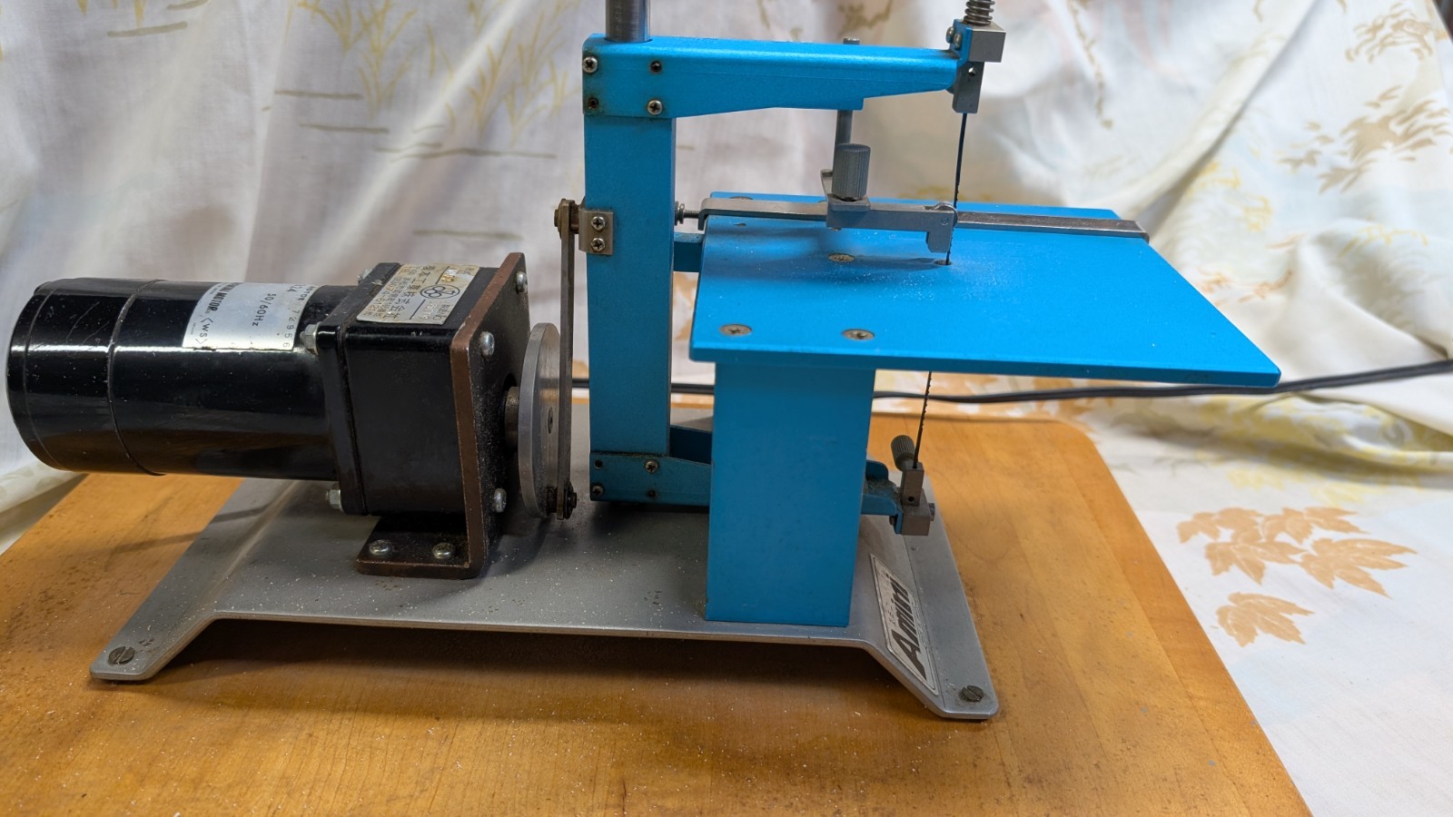 Amini FS-1 Mini Scroll/Thread Saw – Vintage – Works Great