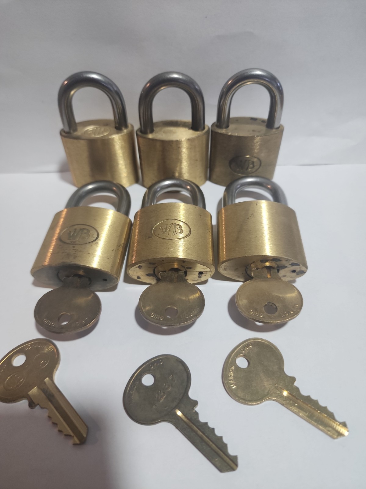 ​Lot of 6 Wilson Bohannan Padlocks Type 51310 1/2 Brass – Keyed Alike (1 Key Ope