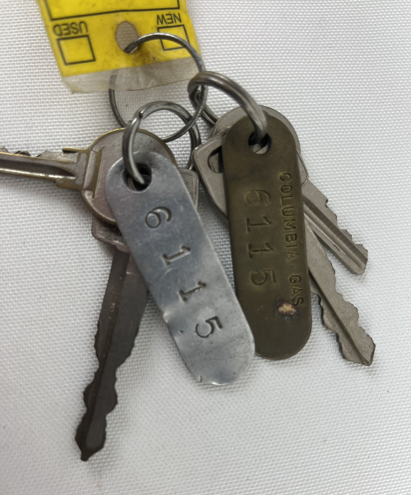 Vintage Set of Mostly Automotive Keys Lot of 4 Ford & 2 ID Tags