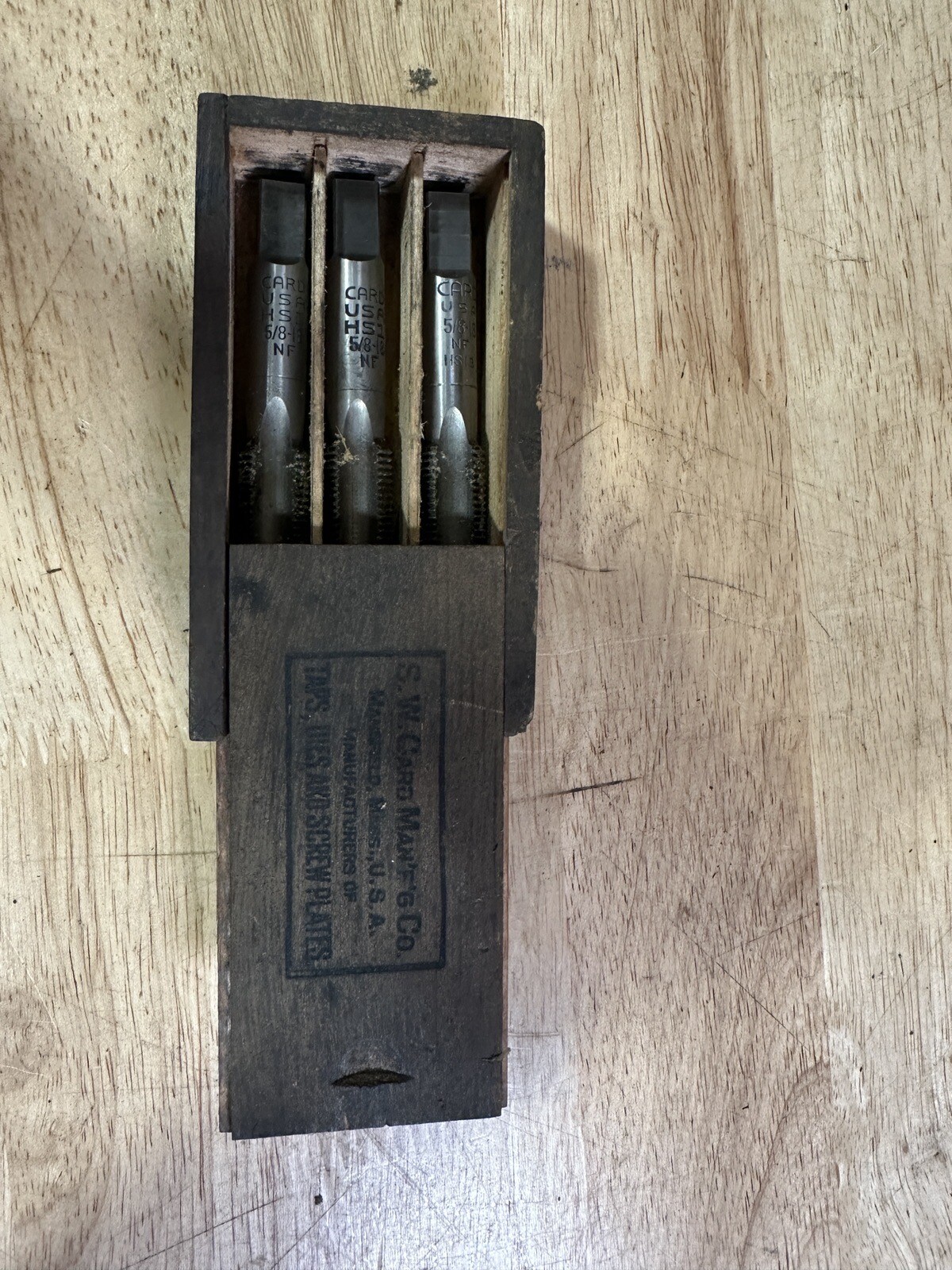 Vintage S W Card Manufacturing Co 3 Pack Of 5/8-18 Bottoming Taps With Wood Box