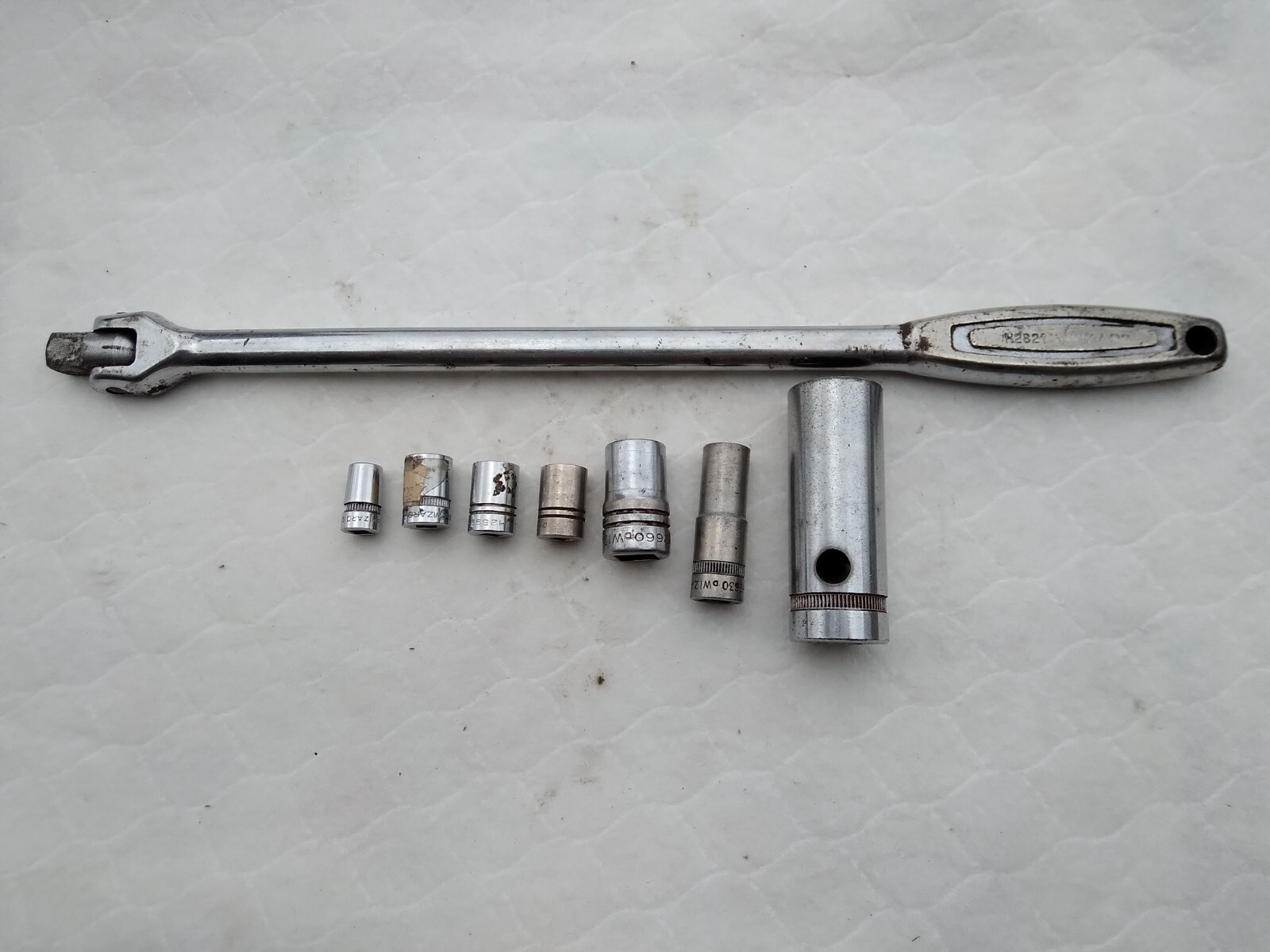 Vintage Wizard H2821 Breaker Bar 1/2″ Drive and 7 Sockets 1/4″, 3/8″, 1/2″ Drive