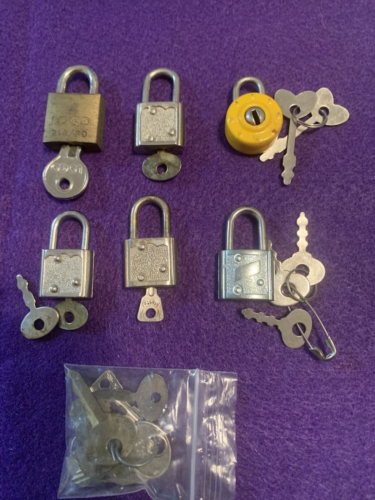 6 Miniature Vintage Locks With Keys