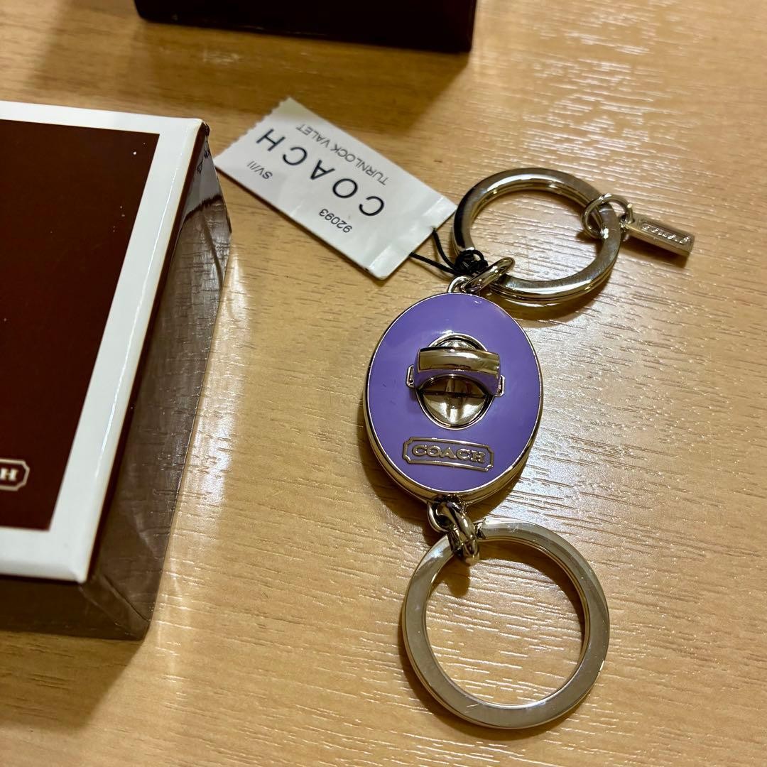 COACH Turnlock Valet Keychain 92093 Purple Used Original Box