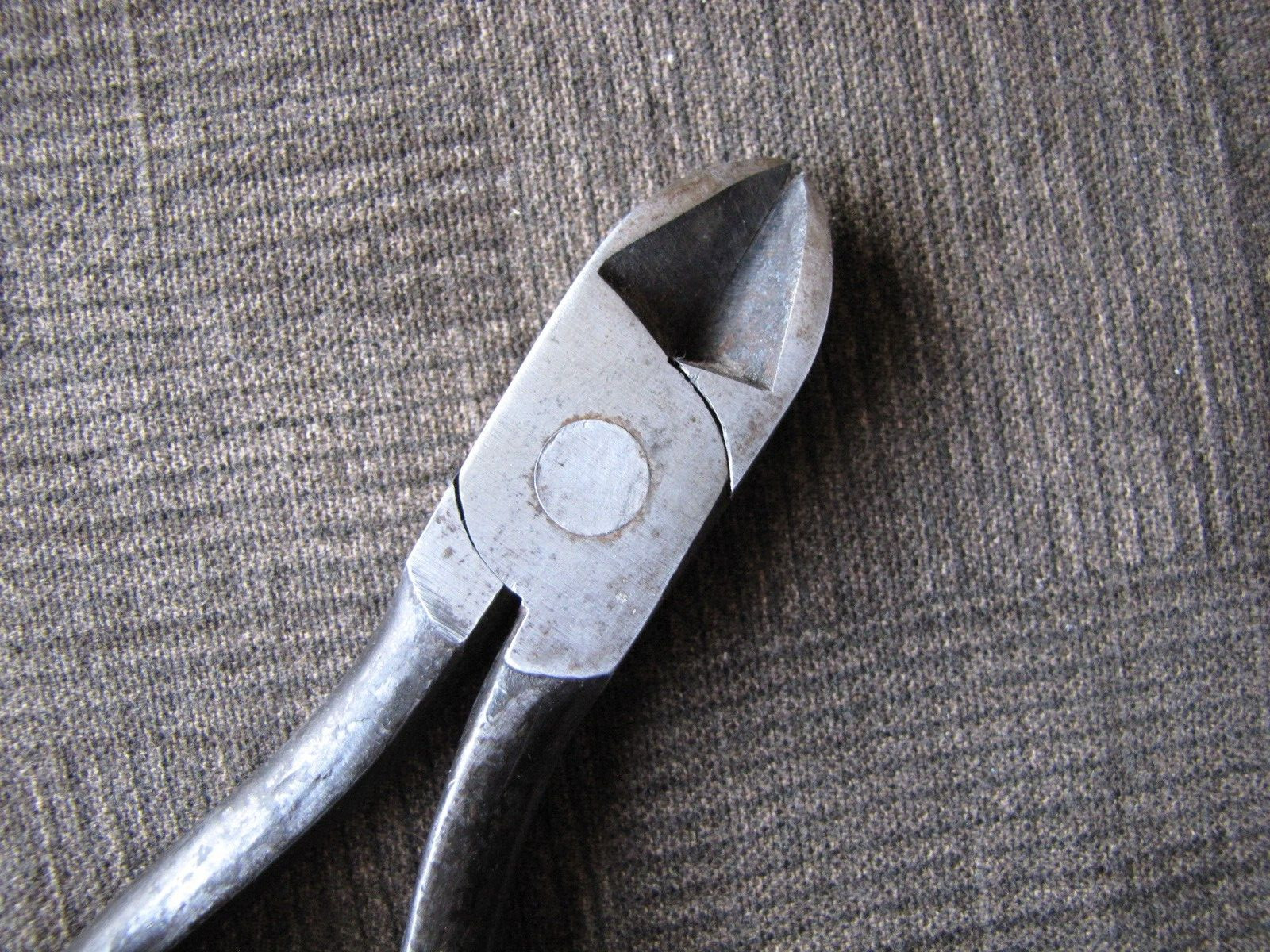 TOPSPEC – England 7 1/2″ Drop Forged Diagonal Cutting Pliers – WIRE CUTTERS