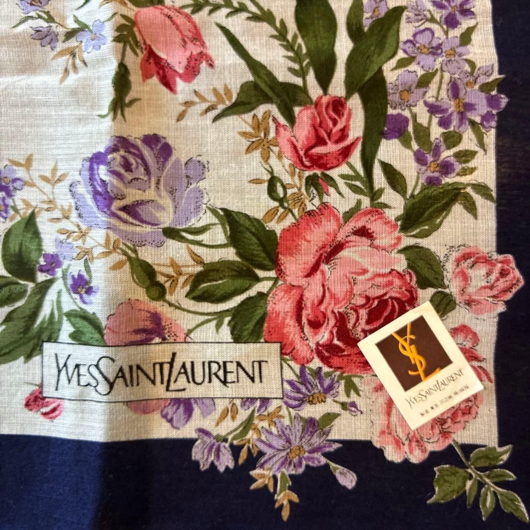Yves Saint Laurent Handkerchief Floral Rose Design 47×47 Navy White Used