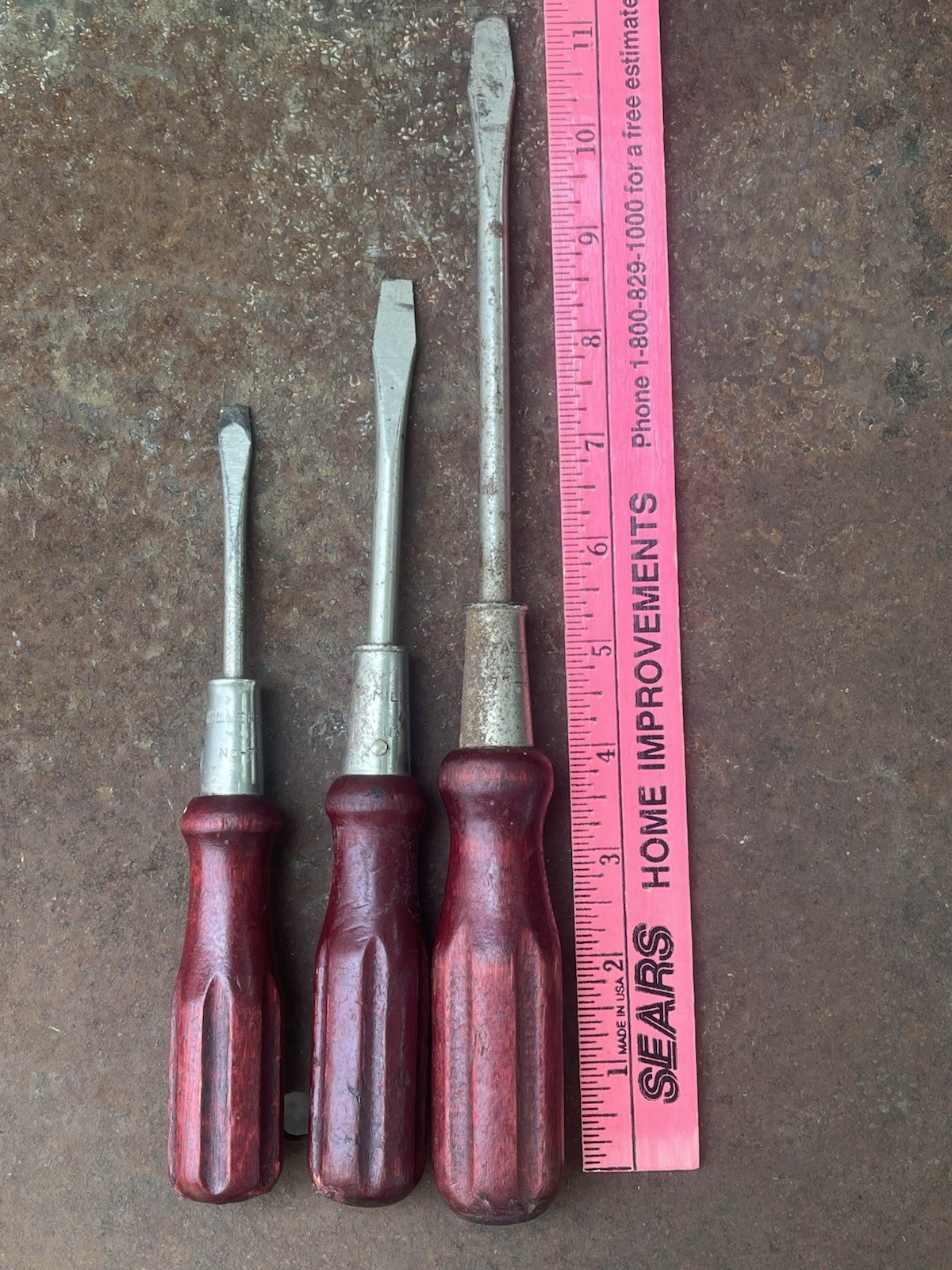 MILLERS FALLS CO. WOOD HANDLE SCREWDRIVER 7777 MADE USA