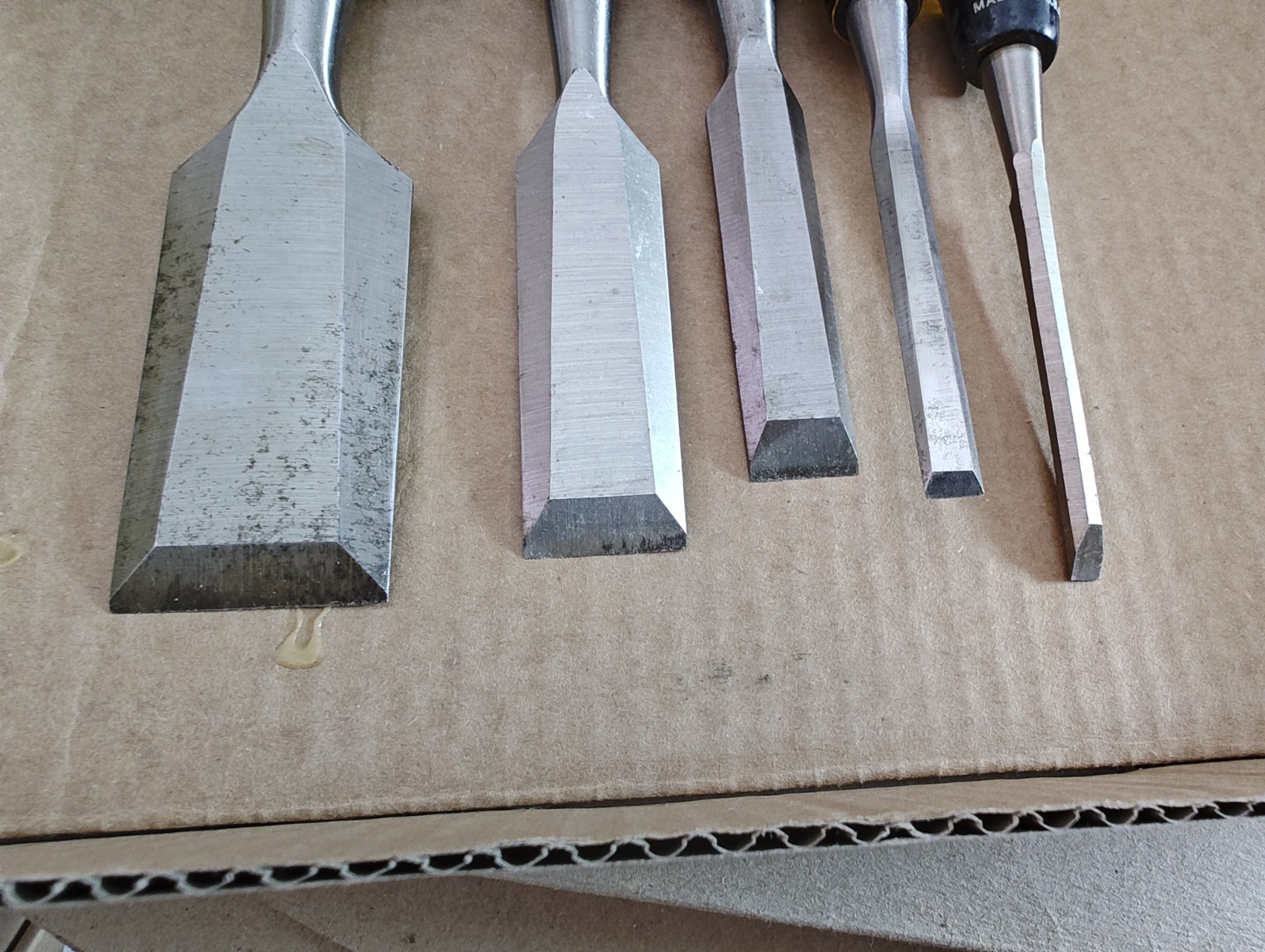 Vintage Set of STANLEY No. 60 Wood Chisels – USA