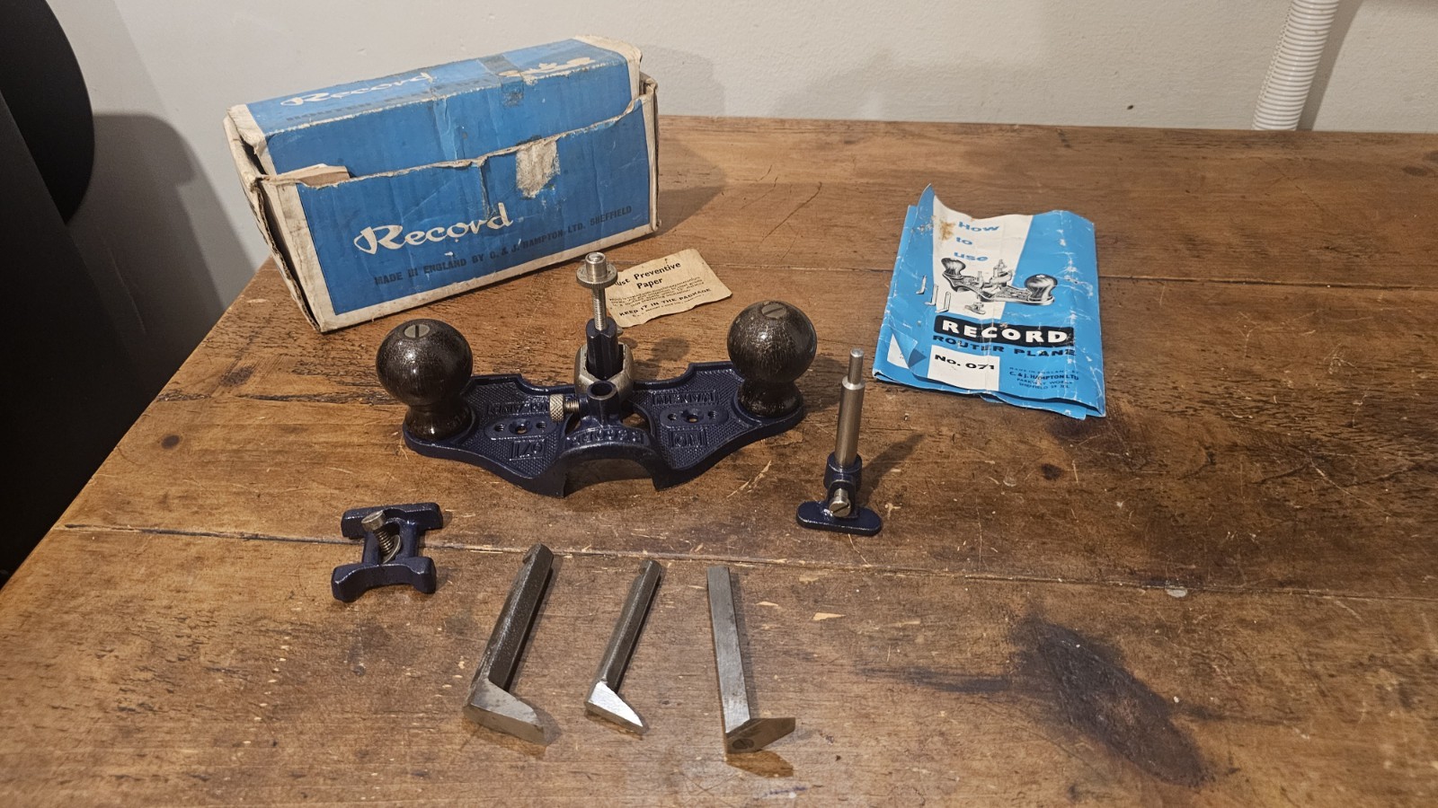 Record No 071 Router Plane. 3 Cutters, Complete with Box. Made in England.