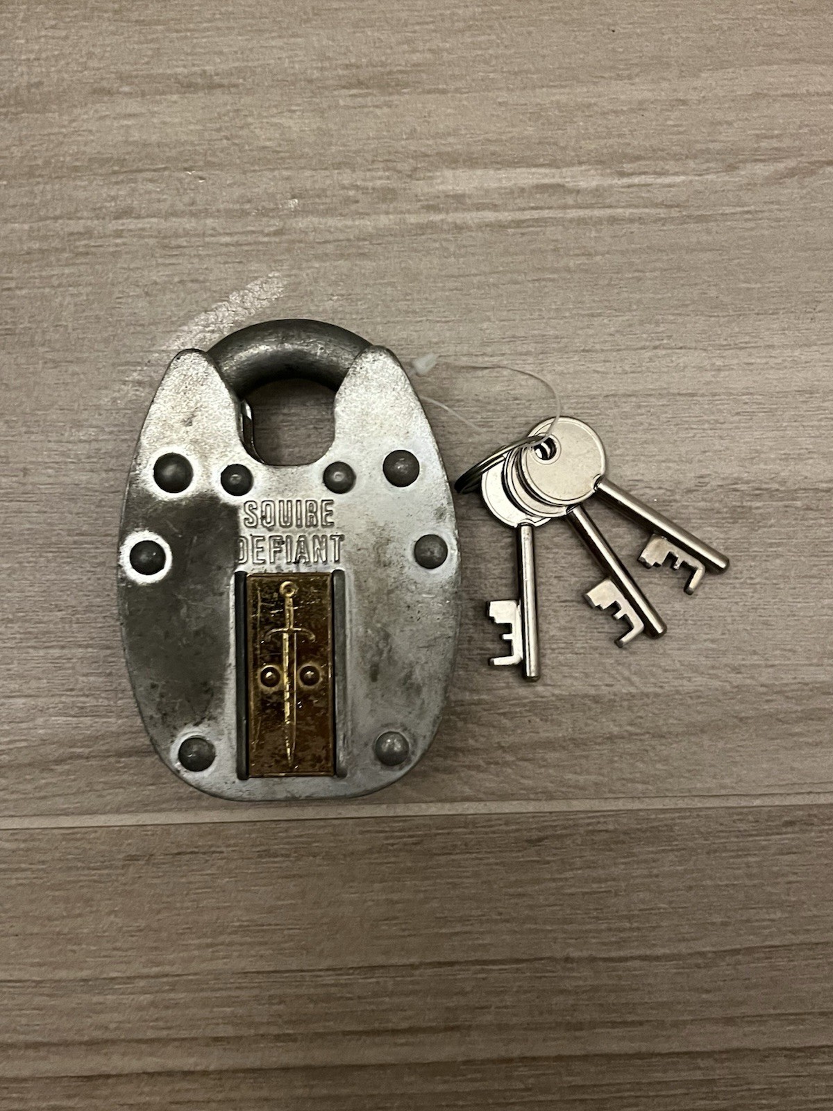 Squire Defiant Close Shackle Insurance Padlock Double Locking 3 Key