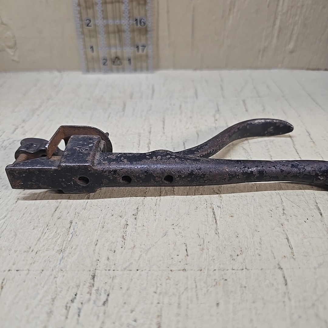 Vintage Unbranded Saw Set Pliers Hand Tool Adjustable Stop Antique 7in Steel