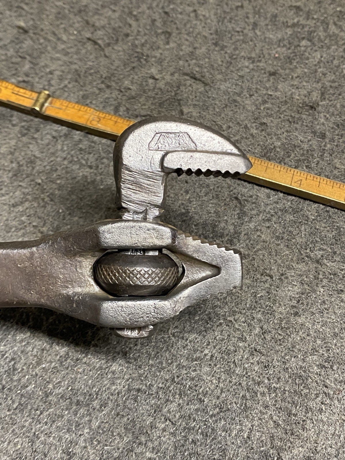 VINTAGE GREENFIELD 10” LITTLE GIANT REVERSIBLE PIPE WRENCH, FEB 4 1913 PAT, USA
