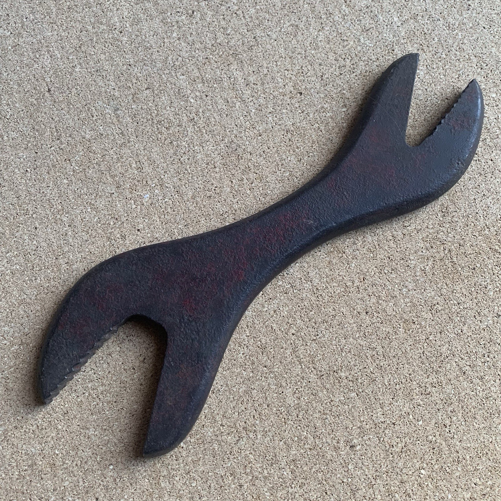 VINTAGE DOUBLE ALLIGATOR WRENCH, JAW 9.5″ LONG