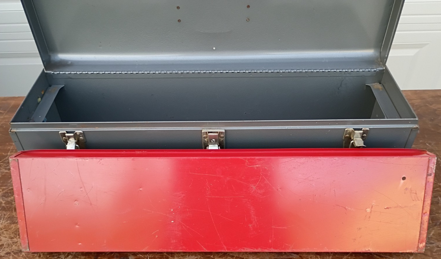 Vintage CRAFTSMAN No. 6517 30″ Carpenters Tool Box and tray. Made in USA.