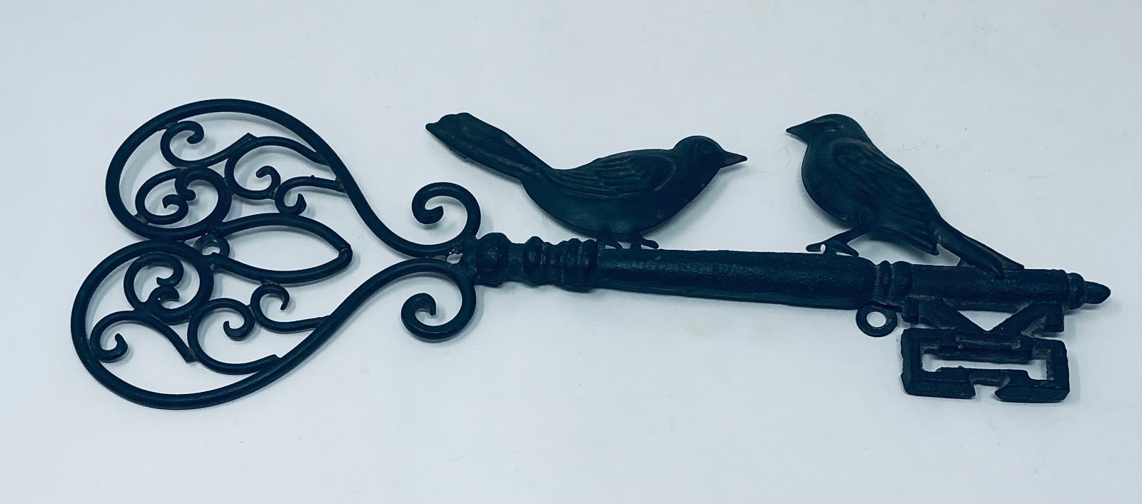 Antique Victorian Birds Heart Shaped Iron Black Skeleton Key Wall Hanging 13.5″