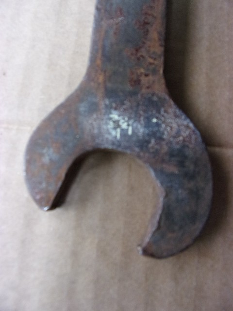 VINTAGE MOSSBERG WRENCH M INSIDE DIAMOND NO. 280 DAVIS BOURNONVILLE CO.