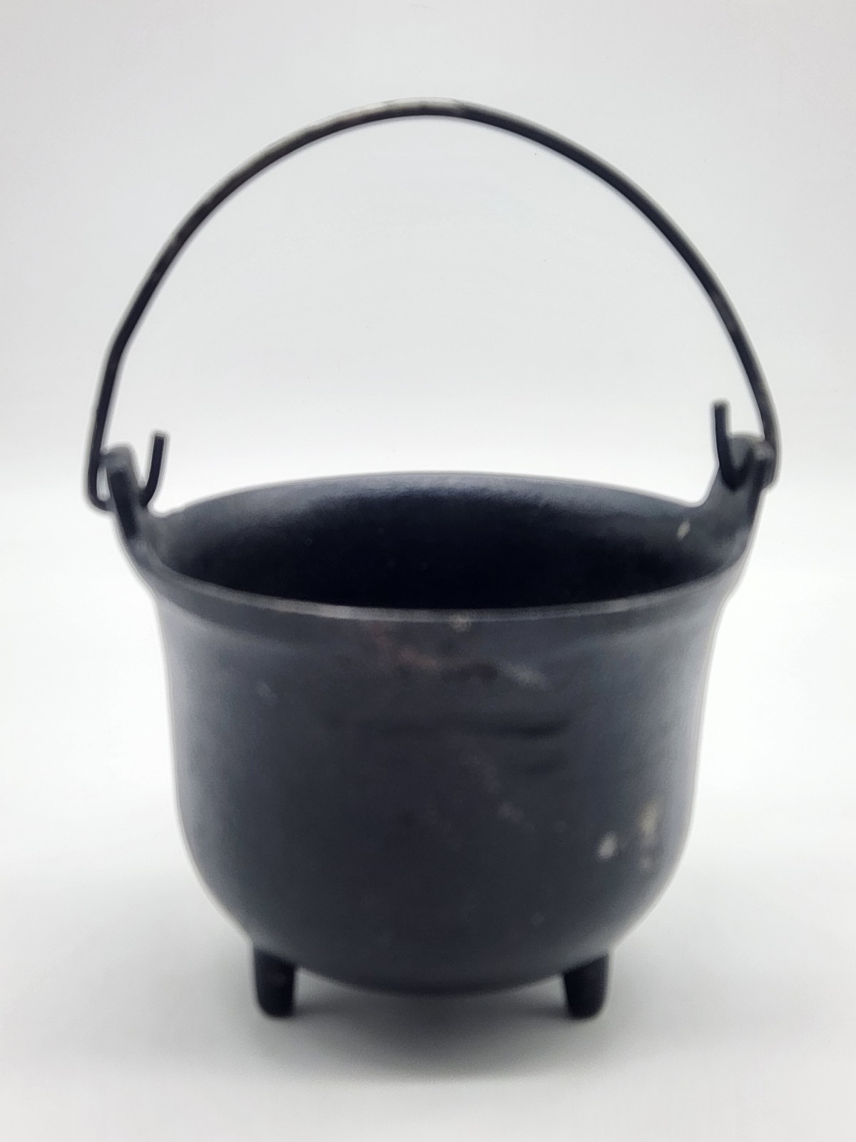 Vintage Decorative Small Cast Iron Cauldron Smelting Pot Stamped 213 3 Legs