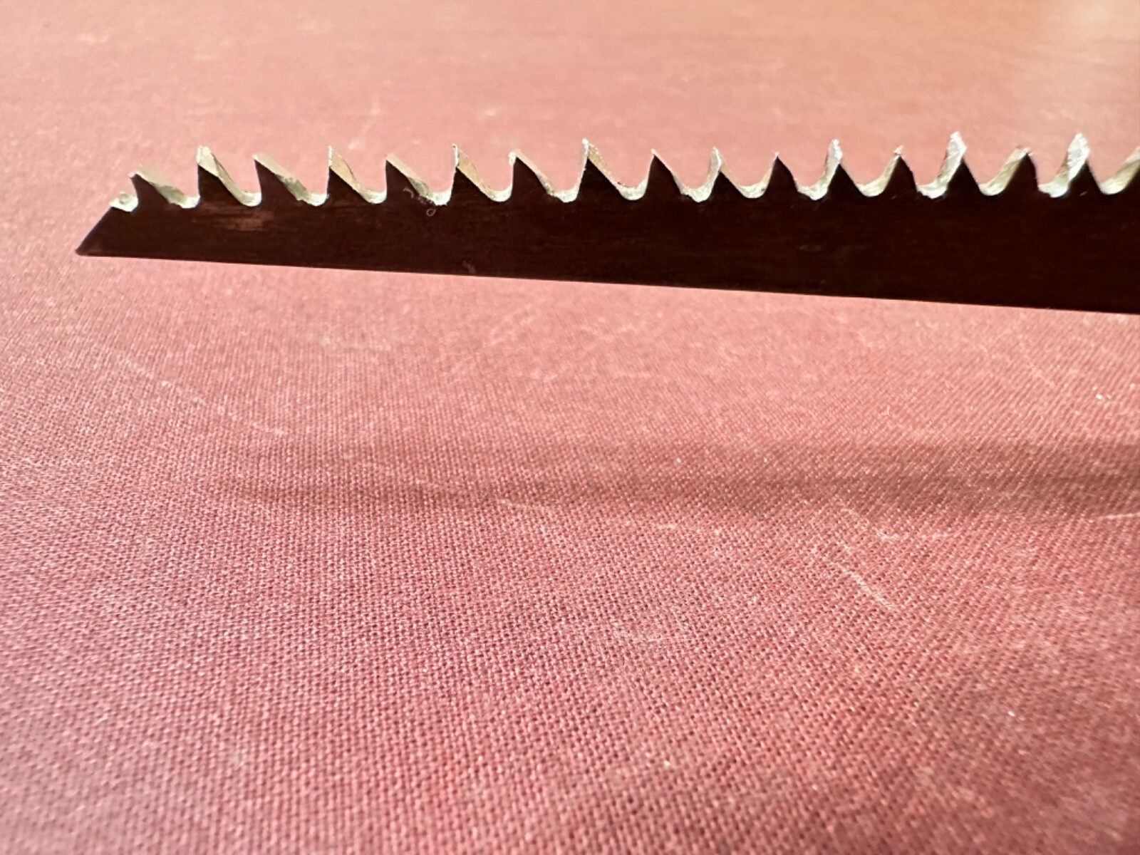 Vintage Wood Handle Compass Keyhole Hand Saw, Large Tooth, Sturdy 6-3/8″ Blade