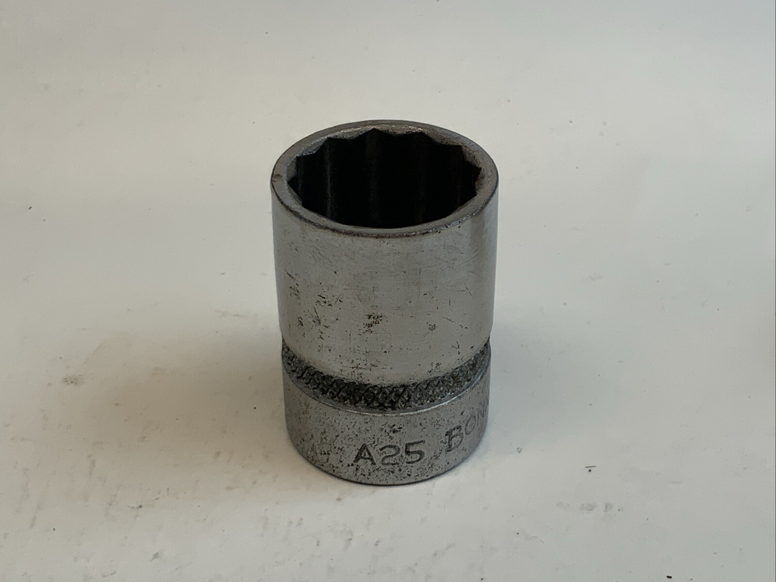 BONNEY A25, 25/32in. 1/2 Drive 12pt Socket, Straight Walls, Knurled, USA Made