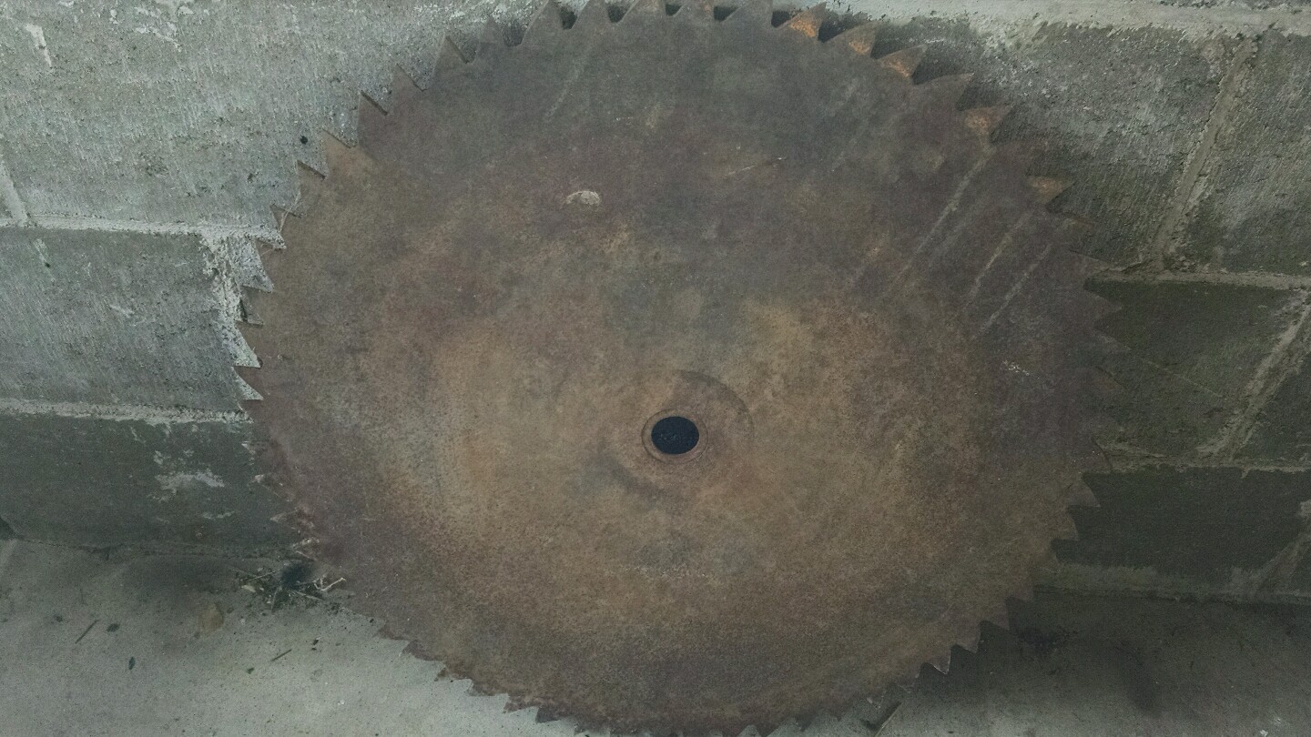 ANTIQUE USED 25 ” DIAMETER OLD SAW MILL BUZZ SAW BLADE