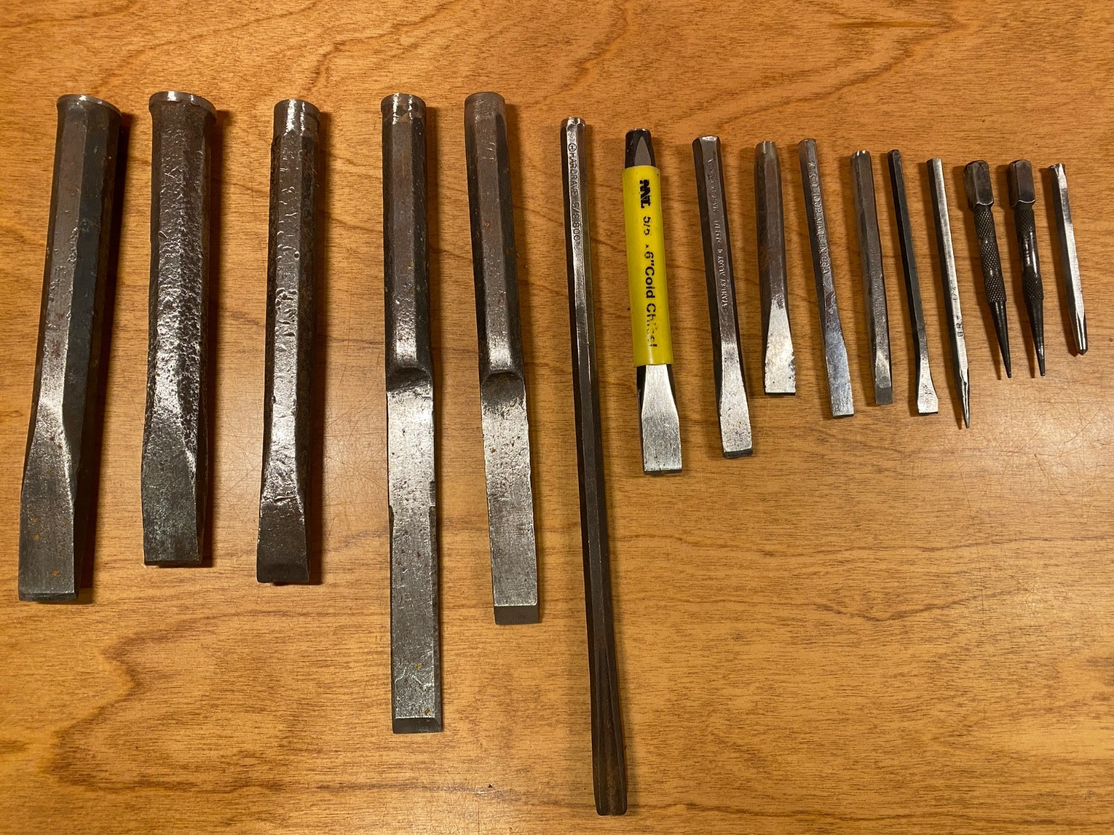 Vintage 16-Piece Assorted Heavy-Duty Cold Chisel/Punch Set, 3-1/2″ to 12″
