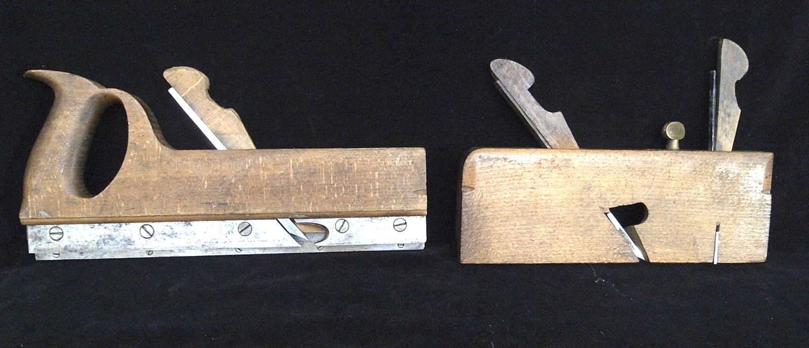 2 WOODEN PLANES FROM GREENFIELD TOOL CO- 3/4″ SKEWED no 258+ 7/8″ no 396 EX+COND