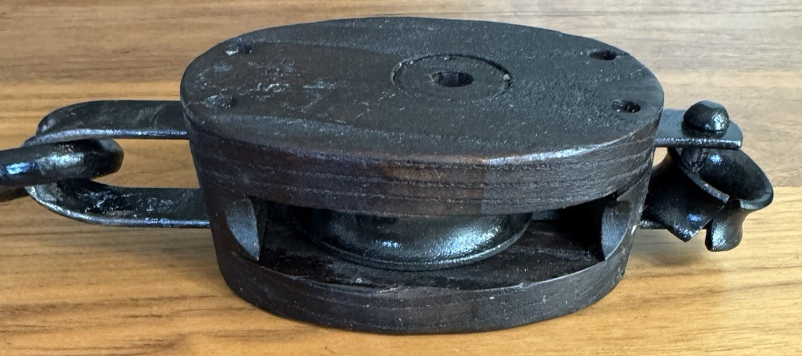 VTG Upson Walton UW 22 Wood Pulley Block Hook Rustic Farmhouse Industrial Decor