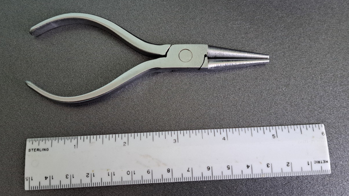 Round Nose Pair of Pliers No. Y37819-4062 5″ Long O – Ring Vintage