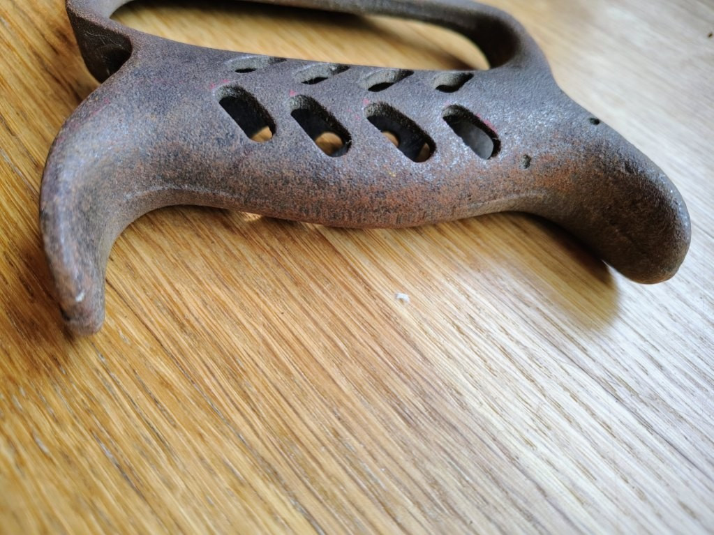 Vtg E. C. Atkins & CO. 30″ Docking No. 590 Saw W/ cast Iron malleable +leather