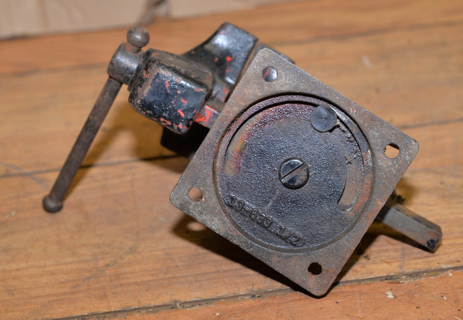 Vintage Wilton Scout 4″ bench vise with anvil horn & pipe jaws collectible tool