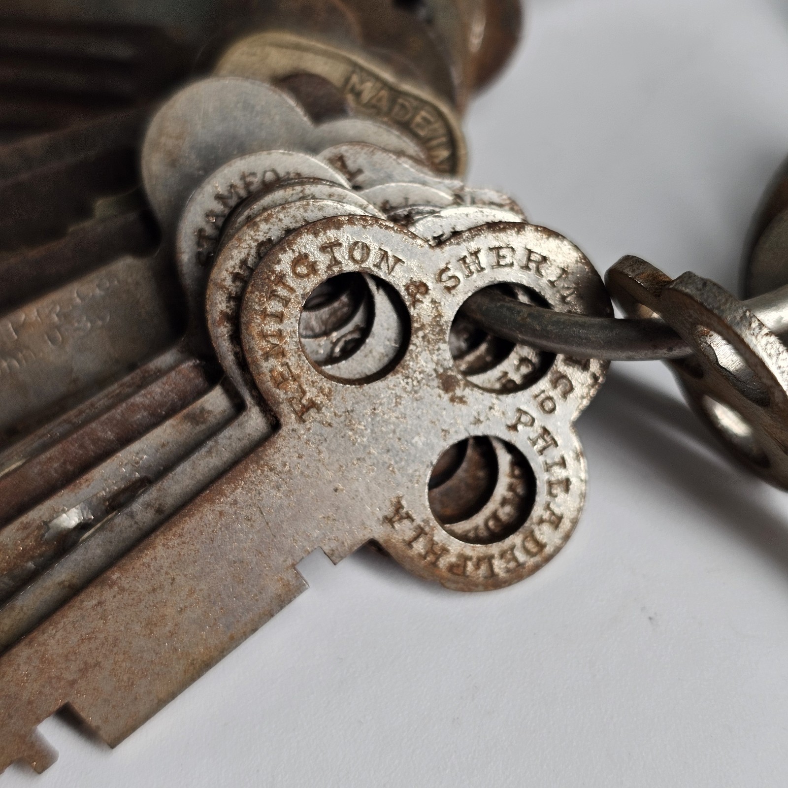 Vtg 20+ Flat Skeleton Keys Miller Basco Remington Stamford USA Lot Trunk Rustic