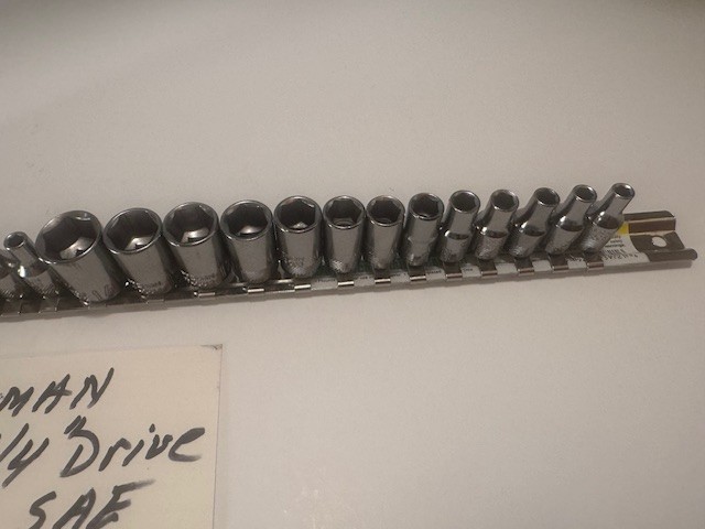 New Craftsman 26 PC 1/4″ DRIVE 6 POINT METRIC & SAE SOCKET SET + RAIL