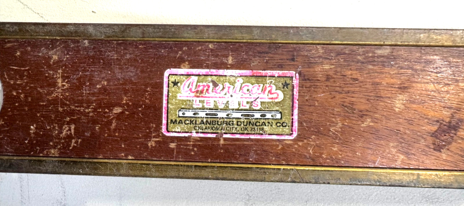 Vintage American Co 48″ Wood & Brass Carpenters Level KS83712-48