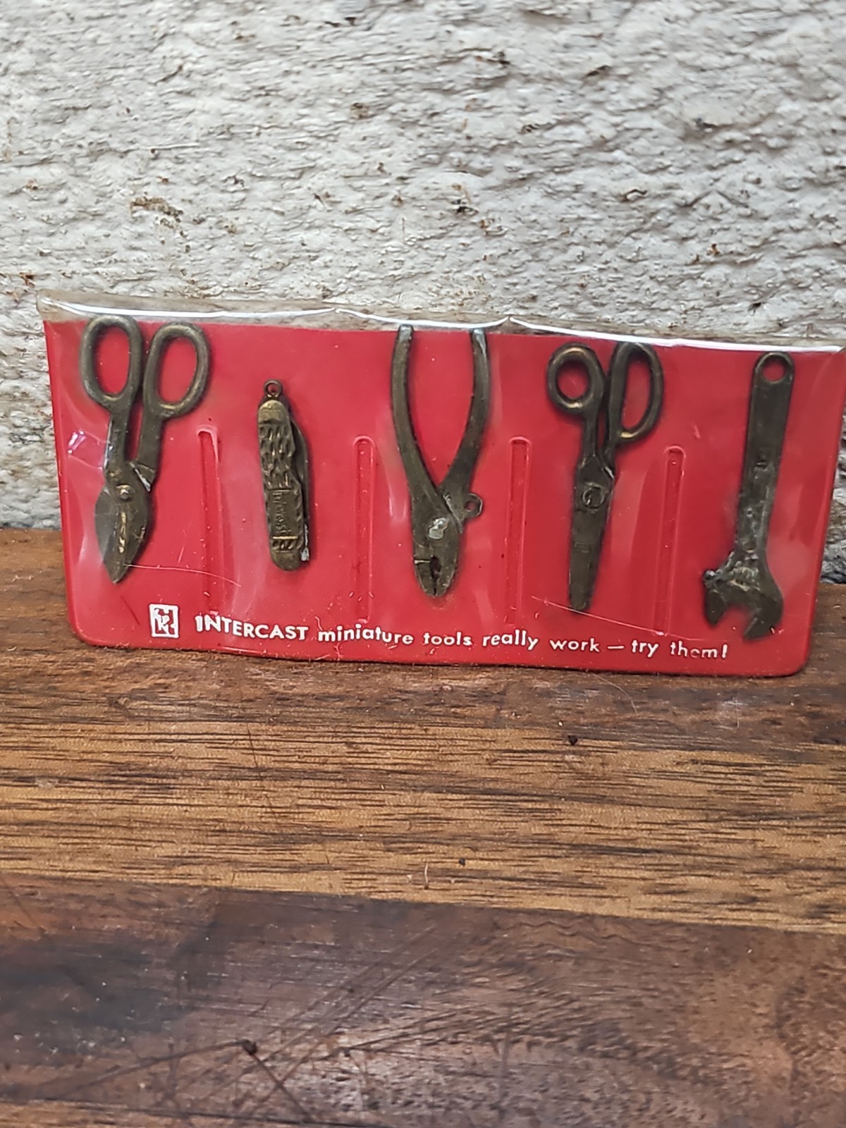 A106 Vintage 1960s Intercast Set of 5 Miniature Metal Tools in Original Case