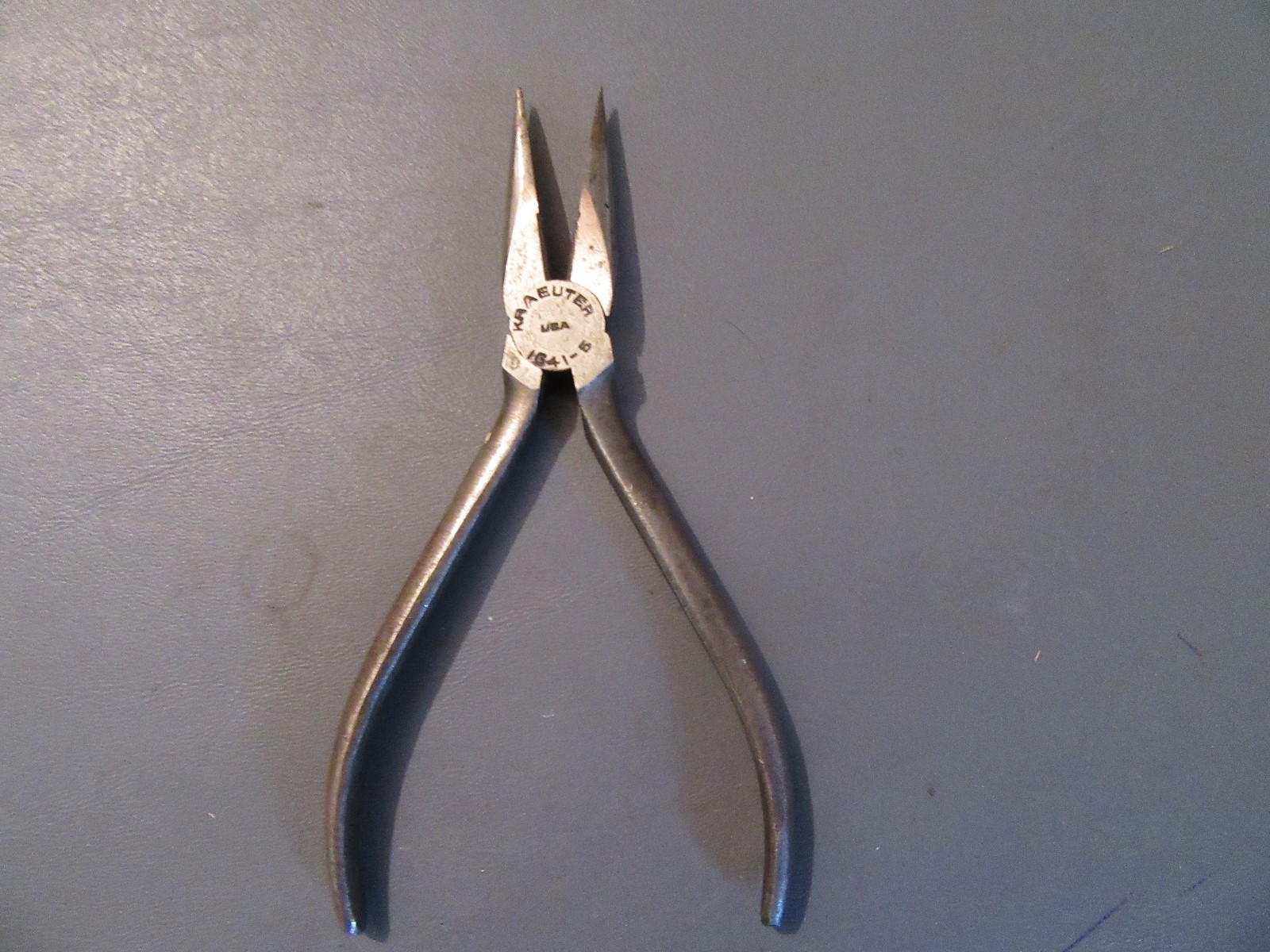 VINTAGE 5 1/2 INCH KRAEUTER PLIERS NO1641-5 USA.