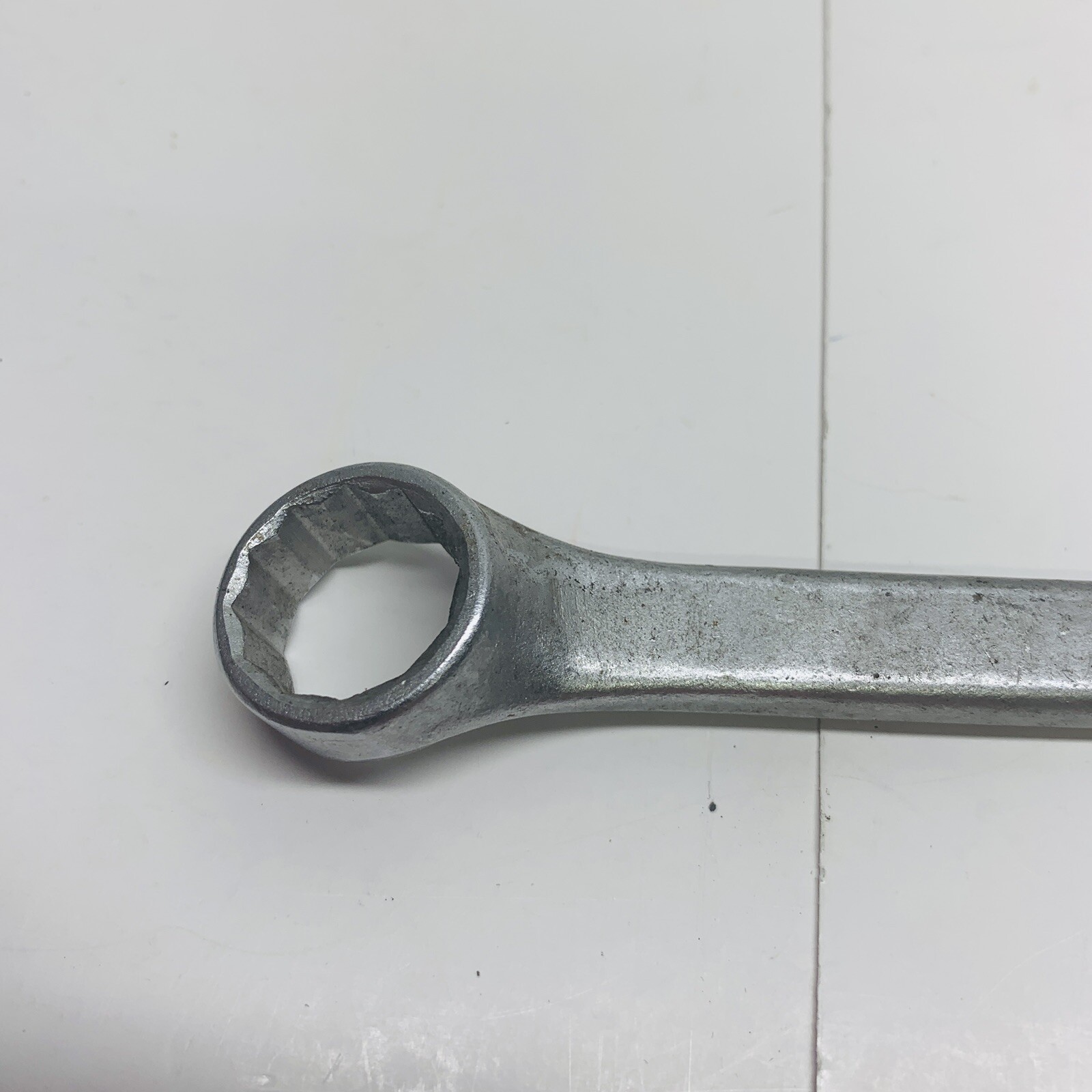 INDESTRO SUPER BOX END WRENCH 714B 11/16″ X 13/16″ Forged In U.S.A.